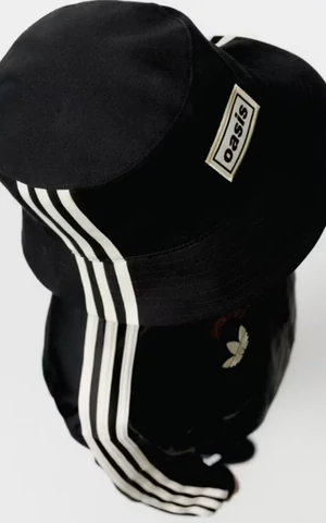 Oasis и adidas Originals выпустили совместную коллекцию
