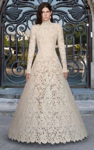 Демна Гвасалия показал последнюю коллекцию в Balenciaga