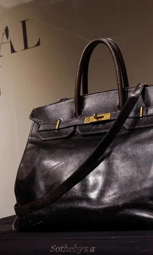 Оригинальную сумку Birkin продали за 7 миллионов евро на парижском аукционе