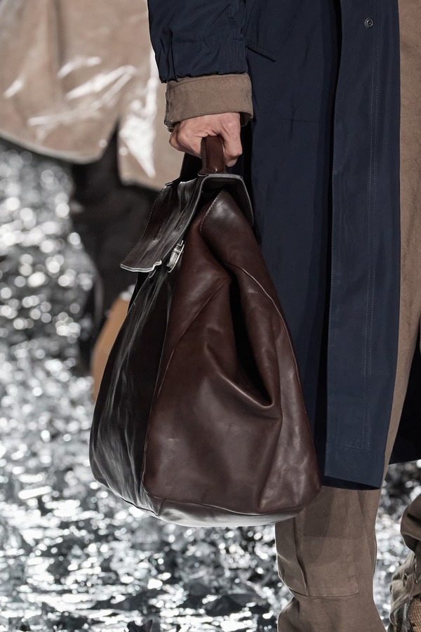 Dries%20Van%20Noten%20%u0432%u0435%u0441%u043D%u0430-%u043B%u0435%u0442%u043E%202025