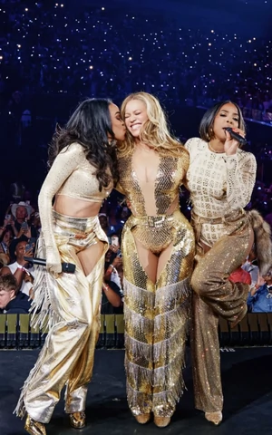 Группа Destiny’s Child воссоединилась на финальном концерте Бейонсе 