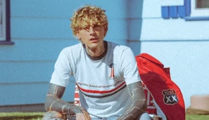Дьявол в стиле эмо. Как Machine Gun Kelly превратился из многообещающего рэпера в карикатуру