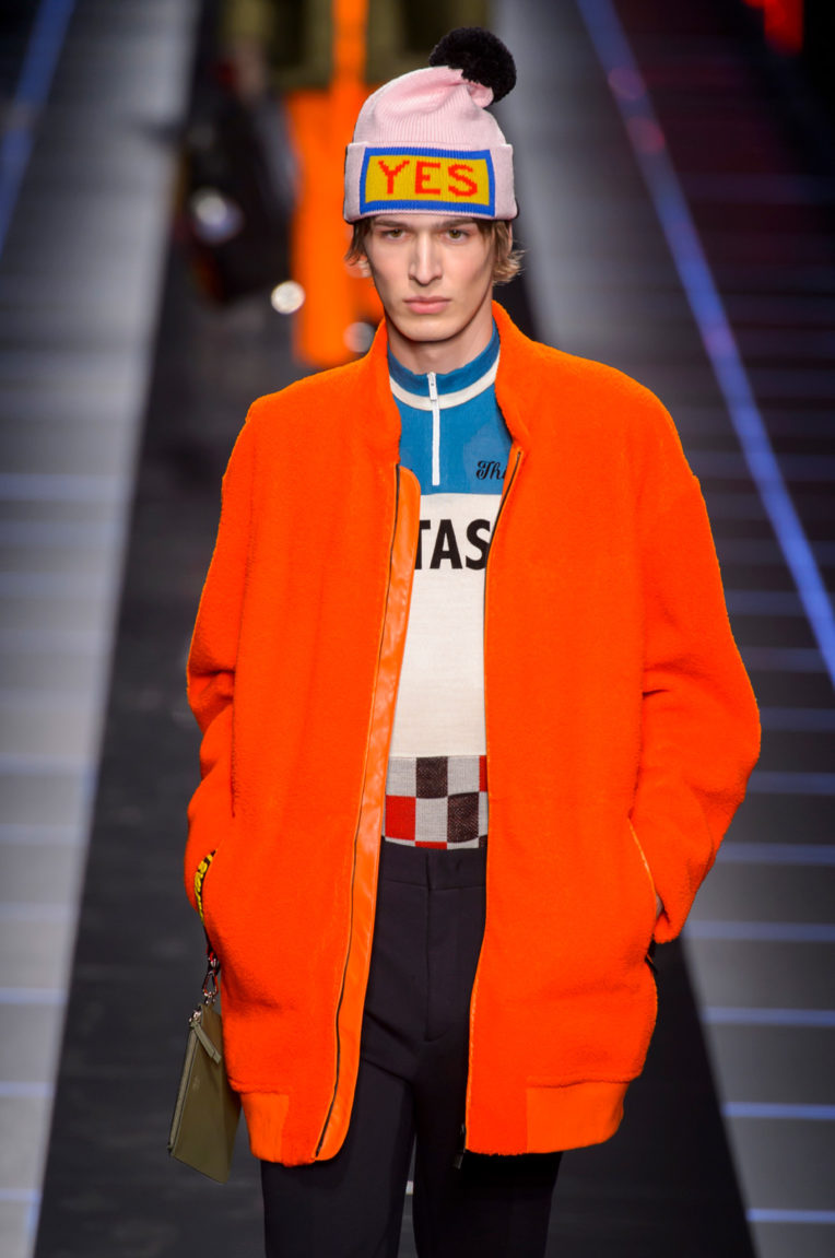 Fendi%2C%20%u043E%u0441%u0435%u043D%u044C-%u0437%u0438%u043C%u0430%202017/2018