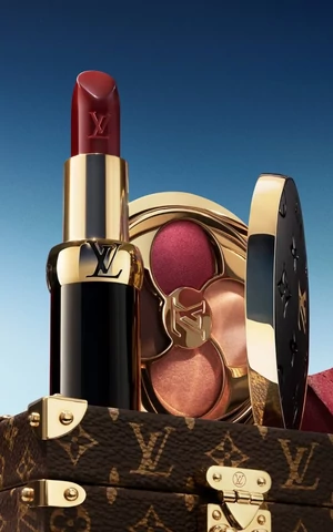 Палетки по $250, помады по $160. Louis Vuitton ворвались в мир макияжа и шокировали всех ценами