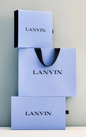Lanvin возвращают свой фирменный синий оттенок