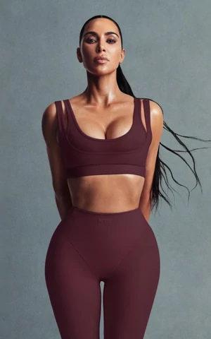 Ким Кардашьян представила коллаборацию Skims и Nike