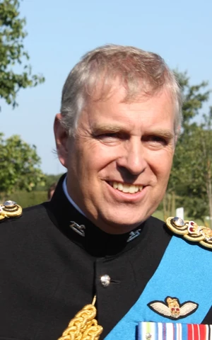 Принц Эндрю отказался от всех королевских титулов