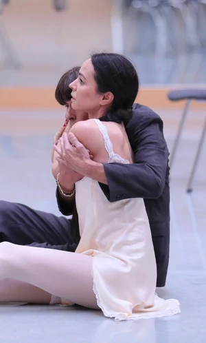 Диана Вишнёва в рамках фестиваля Сontext танцует «Стулья» Бежара. Бежим