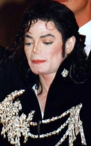 Родственники Майкла Джексона предстанут перед судом