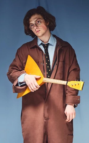 «Ничего, кроме прошлого, у меня нет» — «Бонд с кнопкой» о своих текстах, религиозном экстазе и чувстве доме