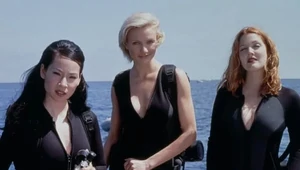 Ровно 25 лет назад вышел фильм «Ангелы Чарли». И он все еще выглядит дико модным