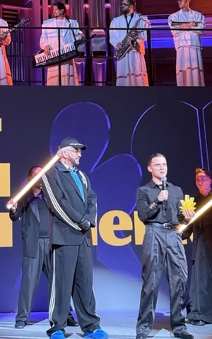 Ваня Дмитриенко стал артистом года, а «Бонд с кнопкой» — группой. Яндекс Музыка подвела итоги