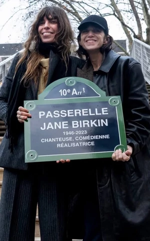 В Париже открыли мост имени Джейн Биркин