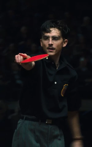 «Марти Великолепный» с Тимоти Шаламе получил основные постер и трейлер для российского проката