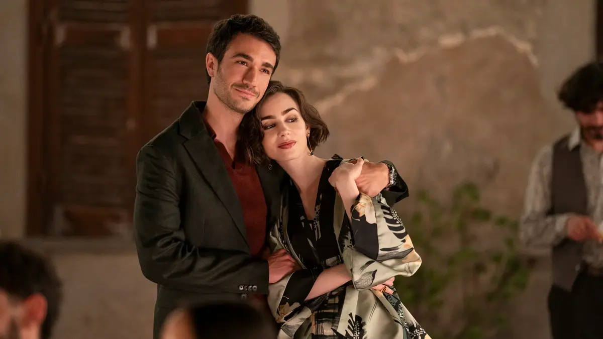 Эмили в Париже