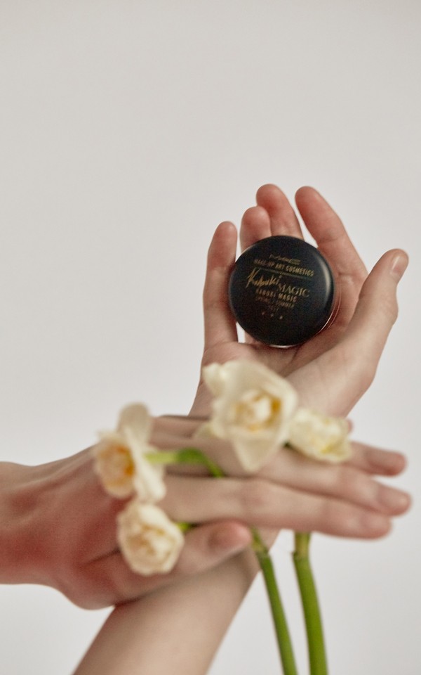 Вещь недели: блеск для губ Crystal Glaze Kabuki Magic, MAC