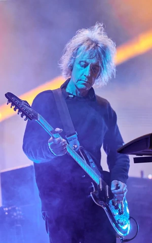 Умер гитарист The Cure Перри Бамонте