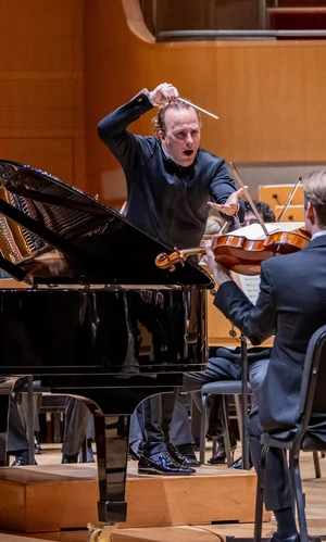 Новогодний концерт Венского филармонического оркестра в 2026 году проведет Янник Незе-Сеген