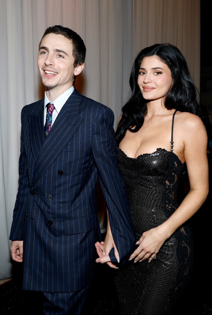 %u041A%u0430%u0439%u043B%u0438%20%u0414%u0436%u0435%u043D%u043D%u0435%u0440%20%u0432%20Versace