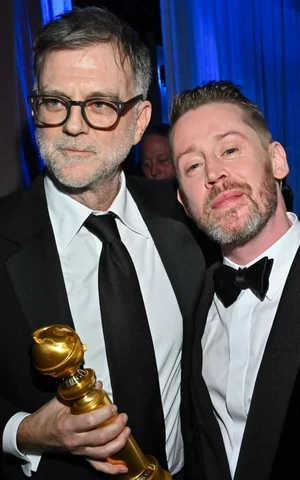 Триумф «Битвы за битвой», горячие хоккеисты и Снуп Догг – «Золотой глобус» 2026 в 25 кадрах