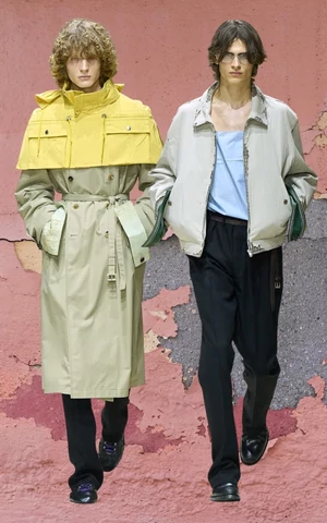 Многослойность 2.0. Явление пентименто — в новой мужской коллекции Prada и искусстве 