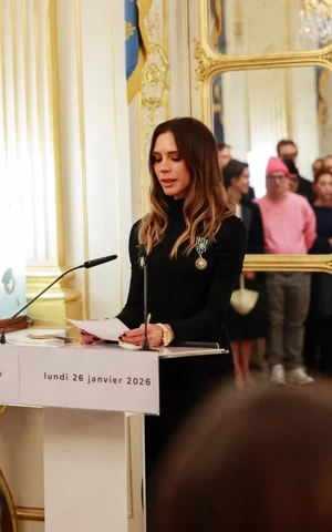 Виктория Бекхэм получила орден Искусств и литературы Франции