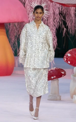 В сказку попали. Какой вышла дебютная кутюрная коллекция Матье Блази в Chanel  