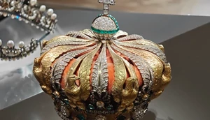 Корона императрицы Евгении, которую уронили во время ограбления Лувра в октябре, будет восстановлена