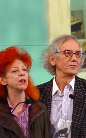 Фонд Христо и Жанны-Клод передаст парижским музеям 14 произведений художников