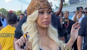 Cardi B запускает свой бренд по уходу за волосами