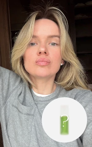 Сыворотка с ретинолом, маска от черных точек и SOS-бальзам. Что нужно для зимнего ухода за проблемной кожей