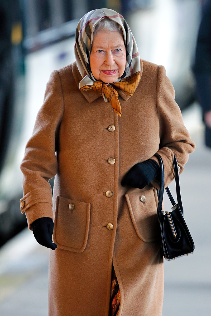 %u0415%u043B%u0438%u0437%u0430%u0432%u0435%u0442%u0430%20II%20%u0432%20%u043F%u043B%u0430%u0442%u043A%u0435%20Burberry%202018