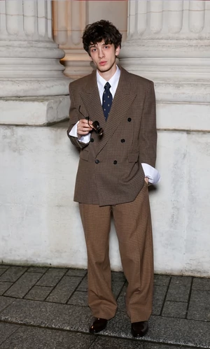 Марк Эйдельштейн и Эстер Макгрегор появятся в британском фильме о военных фотографах