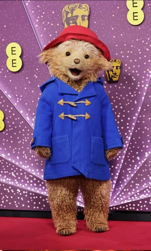 Моника Беллуччи, королевская семья и медвежонок Паддингтон: лучшие образы BAFTA 2026