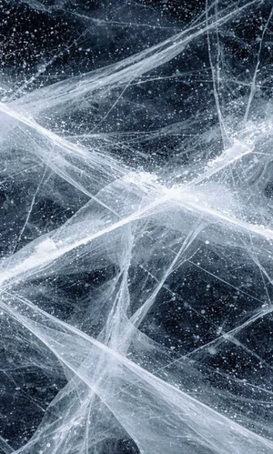 В Доме культуры «ГЭС-2» открылась выставка «Формулы вечности» о холоде 