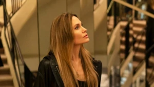 Борьба с раком, поиск себя и отсылки к Chanel. Из чего состоит фильм «Кутюр» с Анджелиной Джоли