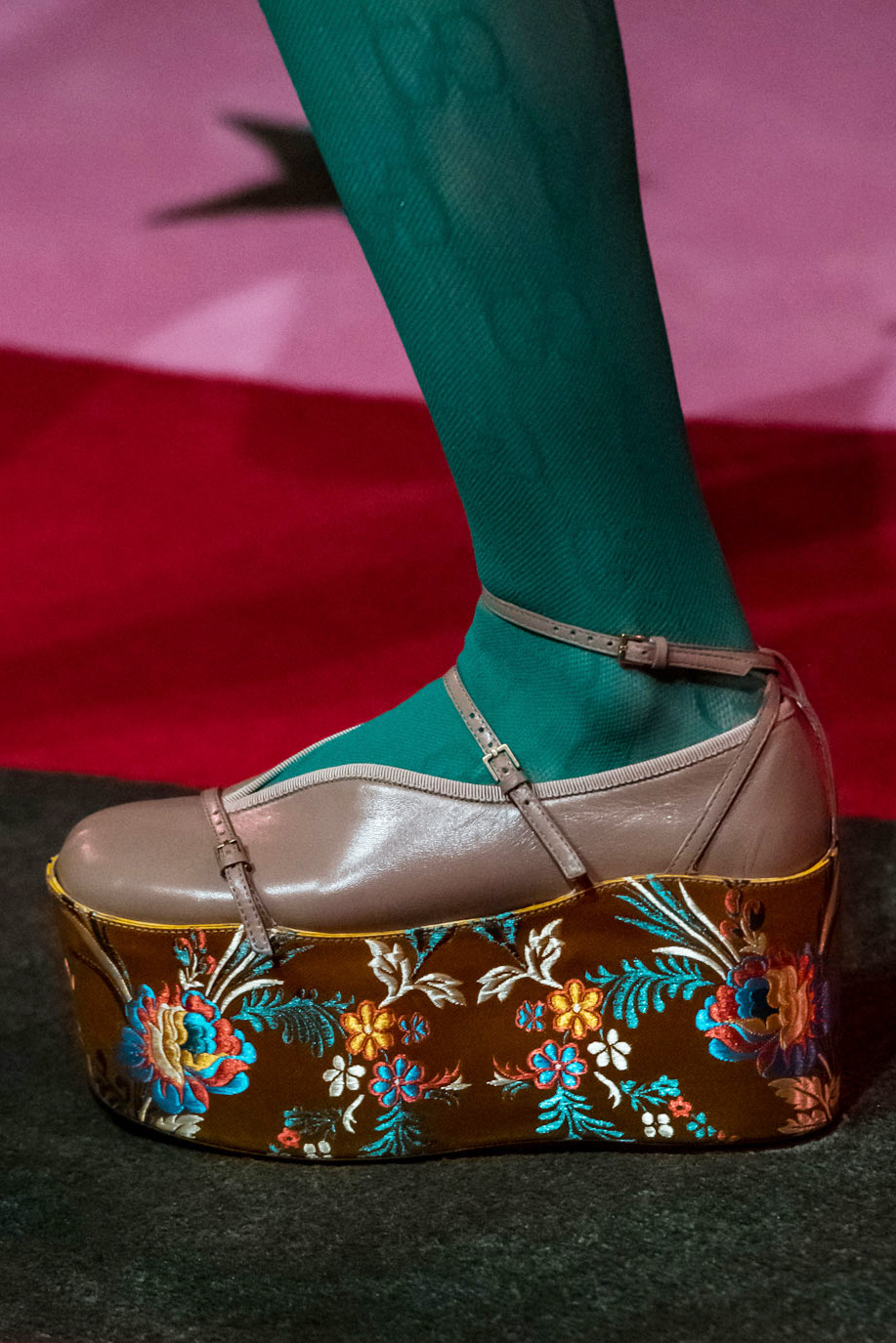Gucci%2C%20%u0432%u0435%u0441%u043D%u0430-%u043B%u0435%u0442%u043E%202017