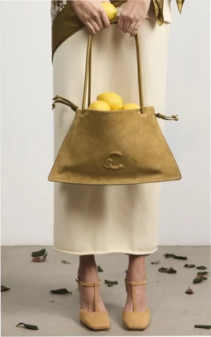 Мультибрендовый магазин NO ONE представил лукбук, посвященный итальянским писательницам