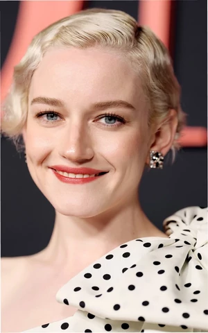 Джулия Гарнер — новый амбассадор Loewe