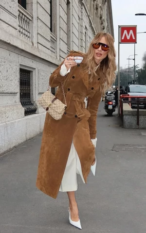 Почти 70 пальто на весну 2026: кожаные, приталенные и укороченные 