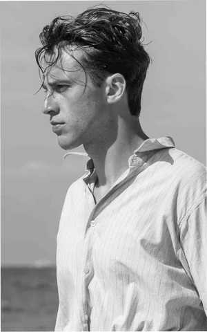 Специальный показ фильма Франсуа Озона «Посторонний» пройдет 5 марта в петербургском «Доме Кино»