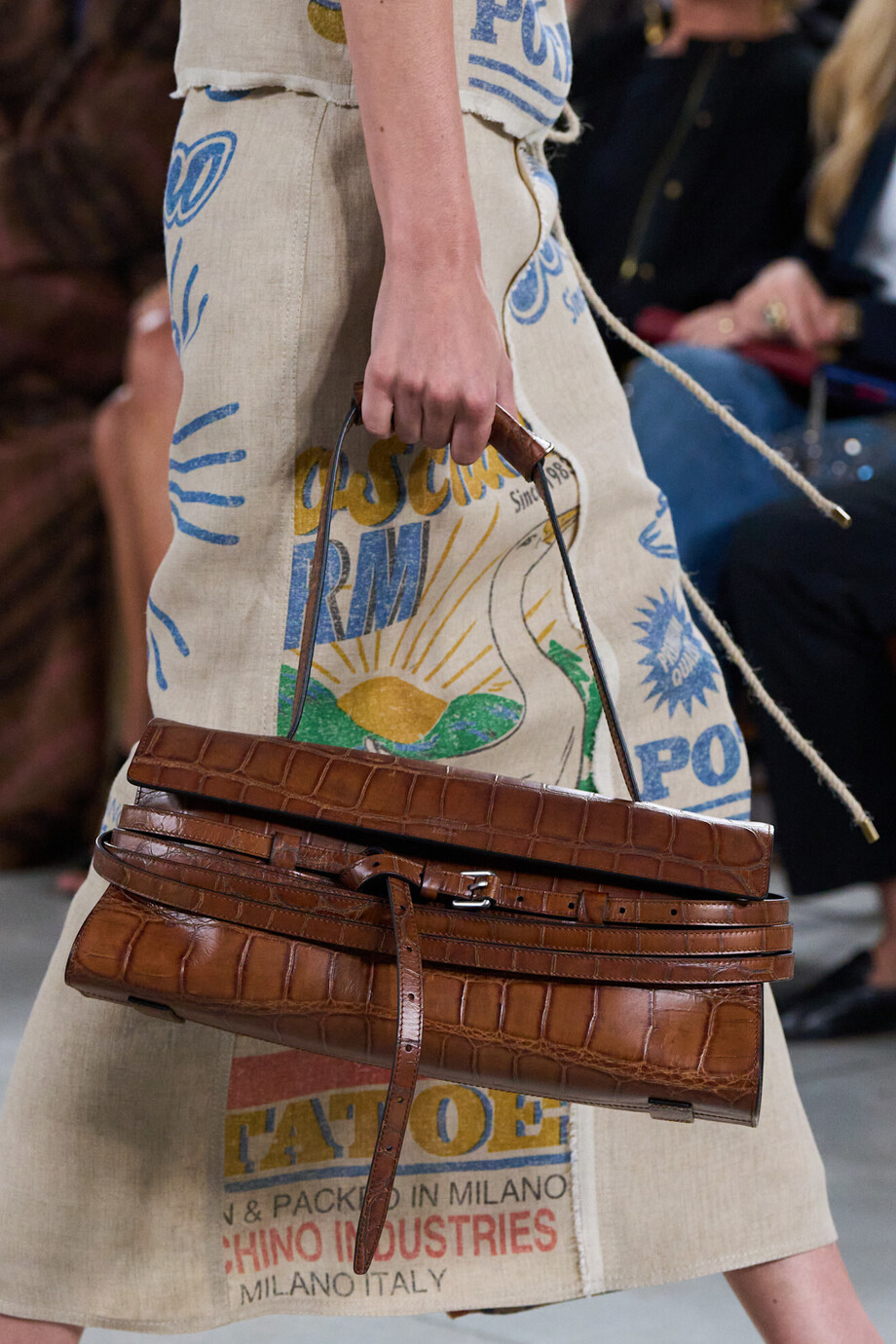 Moschino%20%u0432%u0435%u0441%u043D%u0430-%u043B%u0435%u0442%u043E%202026