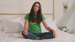 «Библия феминизма», кружка из «Офиса» и семейные фото. Прикроватный столик Карины Истоминой