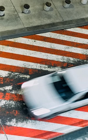 Художник и смартфон: Данил Головкин показывает 5 способов почувствовать город через камеру