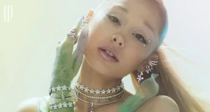 Ариана Гранде и Swarovski представили вторую коллаборацию