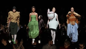 Платья-скатерти, горжетки из оцелота и офицеры-феи: чем запомнилась Московская неделя моды 