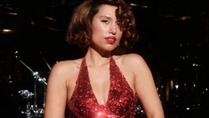 «Эта музыка может содержать надежду»: кто такая и о чем поет Raye