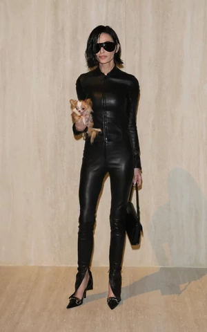 Хаос против оверсайза: почему мы возвращаемся к узким силуэтам — и это вовсе не про секс