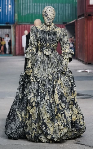 Maison Margiela провели первый подиумный показ за пределами Парижа