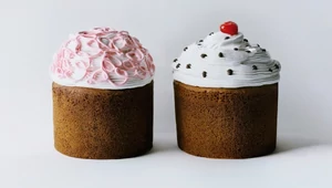 Куличи в цветах, шоколадные зайцы и золотые петушки. Самые красивые пасхальные десерты